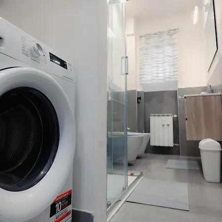 Lägenhet Centro Storico Moderno Trilocale Con Balcone