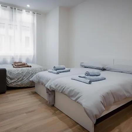 [centro Storico] Moderno Trilocale Con Balcone Appartamento Trieste