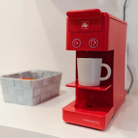 [centro Storico] Moderno Trilocale Con Balcone * Trieste